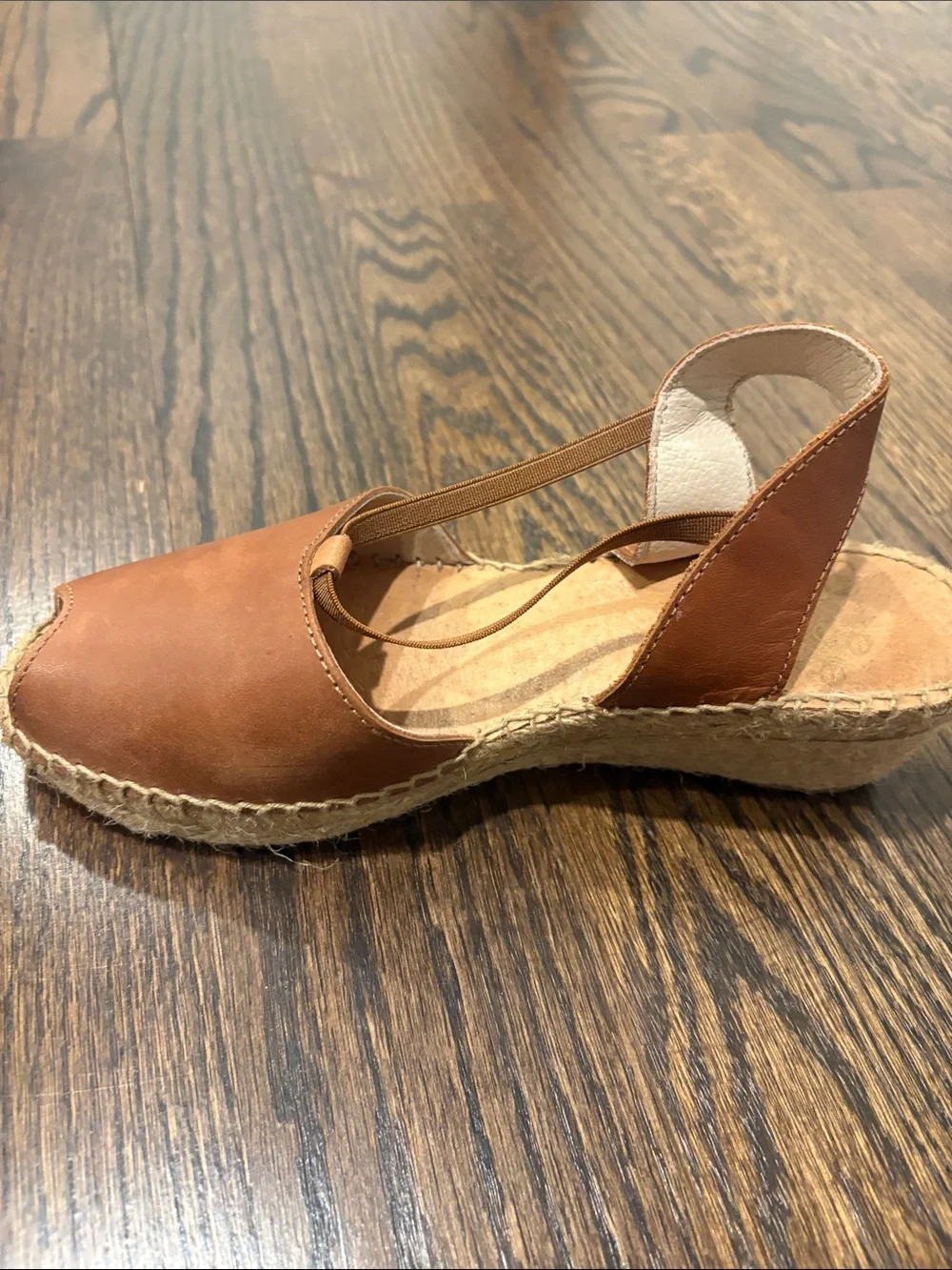 Andre Assous comfortable tan